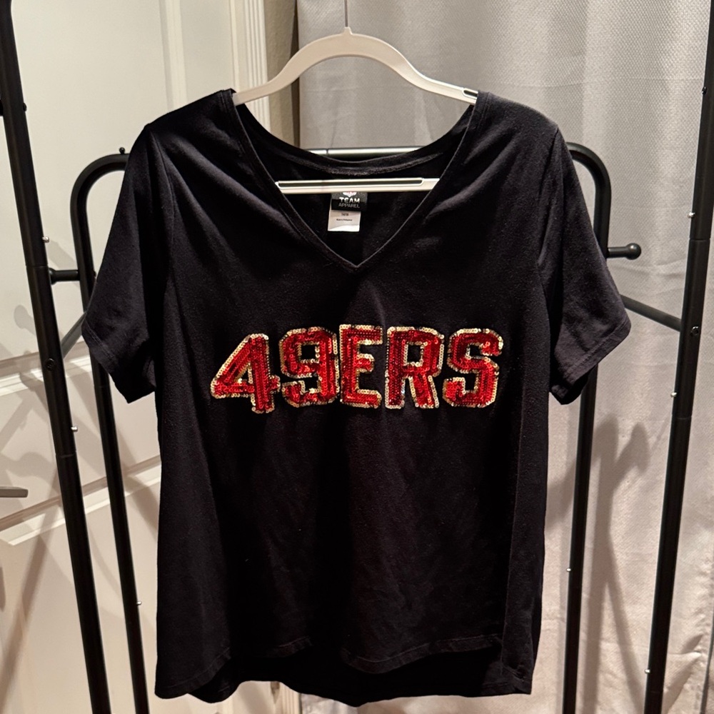 Black and Red 49ers V-Neck Tee